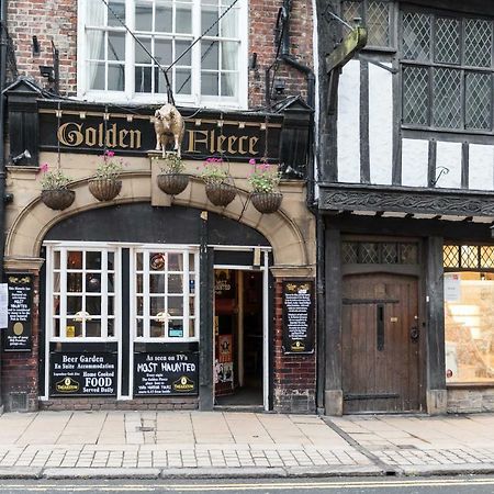Отель Golden Fleece Йорк Экстерьер фото